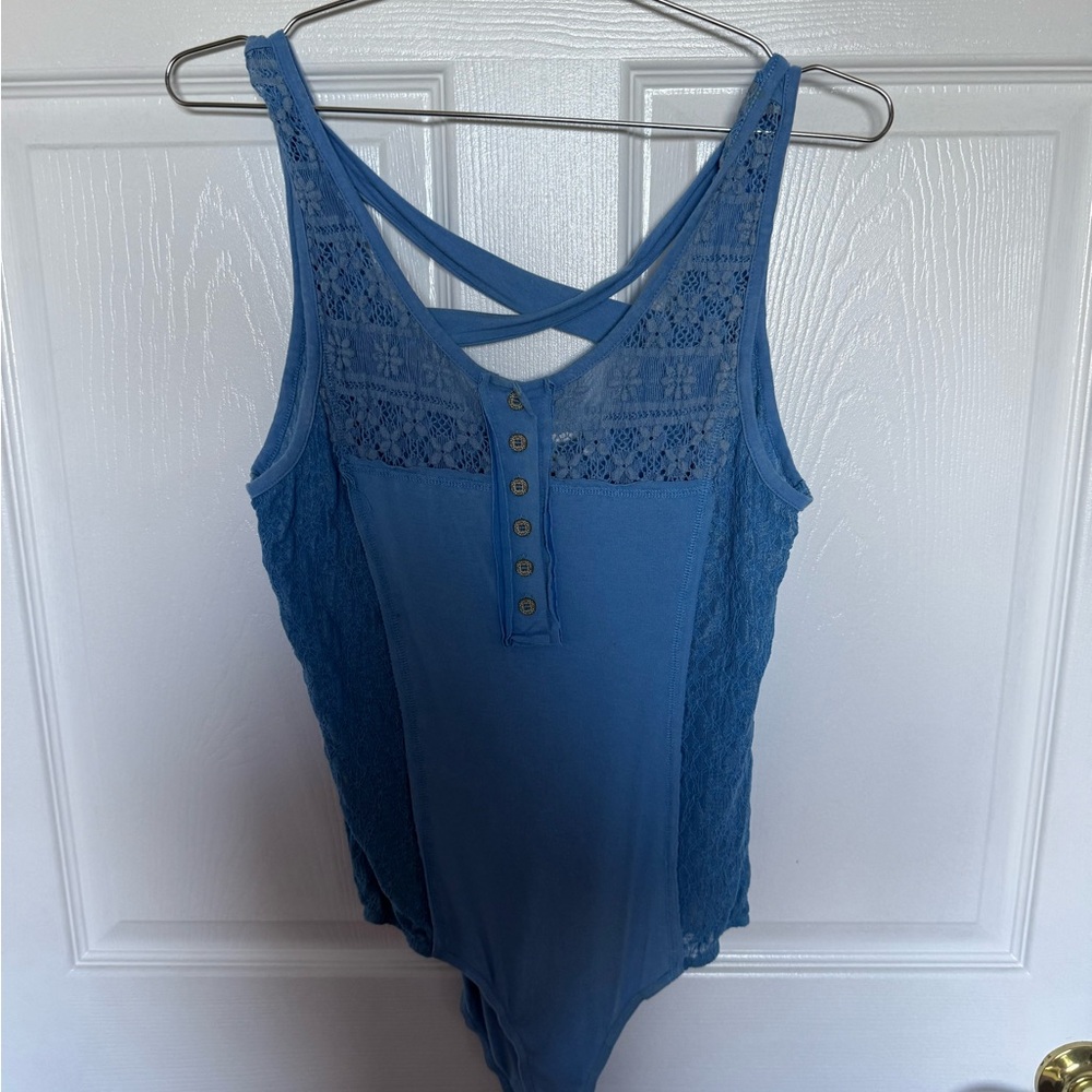 🌷 NWOT ‘POl’ Blue Lace Bodysuit